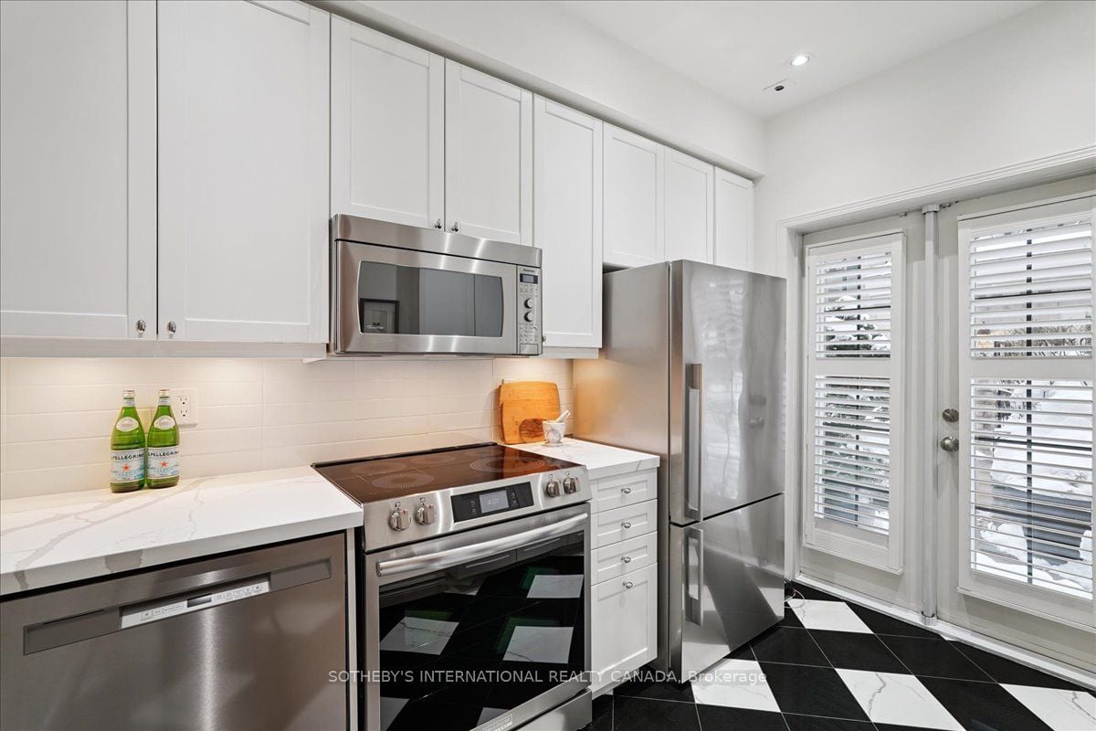2-1 Baxter Street, Toronto, ON, M4W 3W1 photo 4