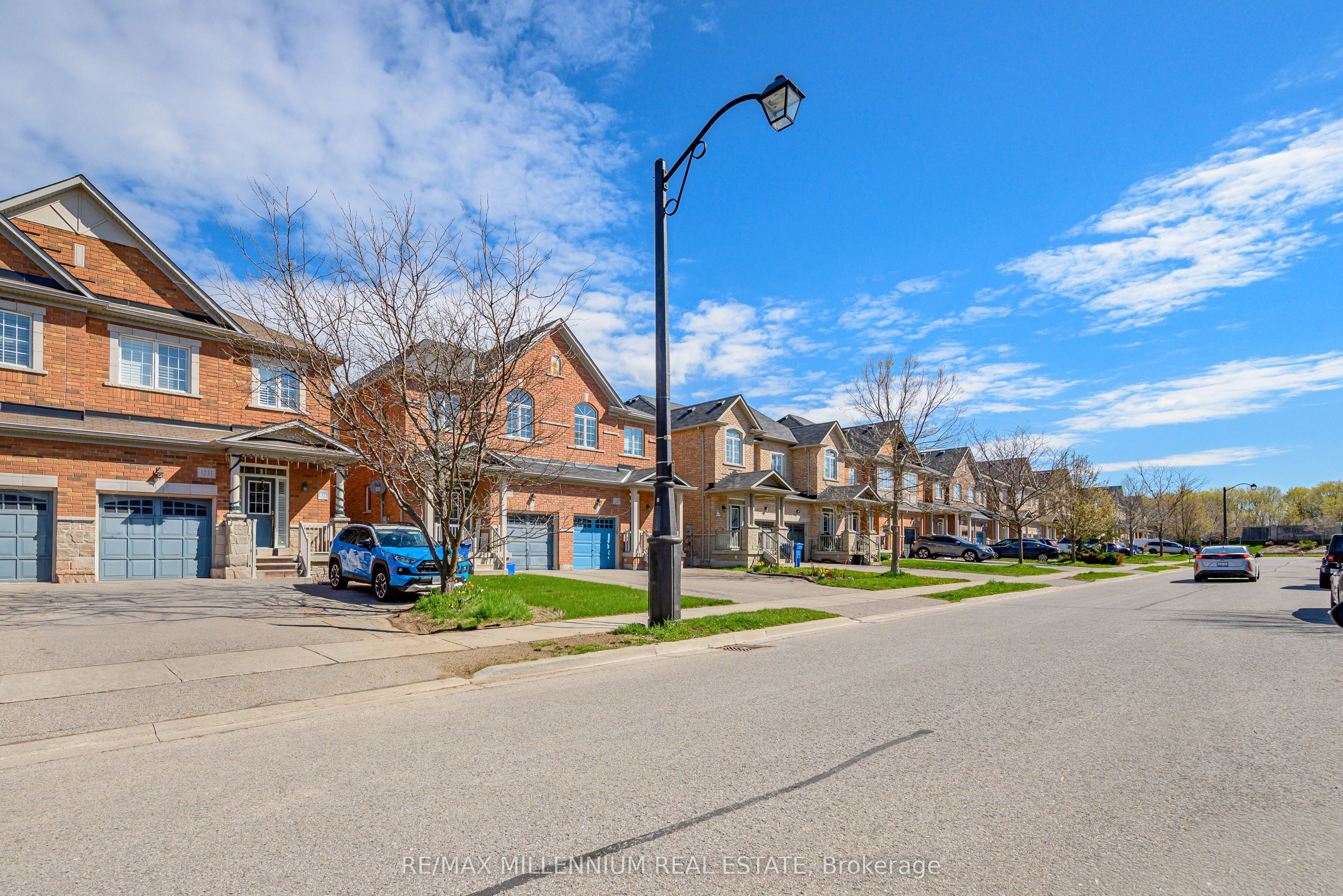 Additional image 3 of 1211 Mccron Crescent, Newmarket, ON, L3X 0C5