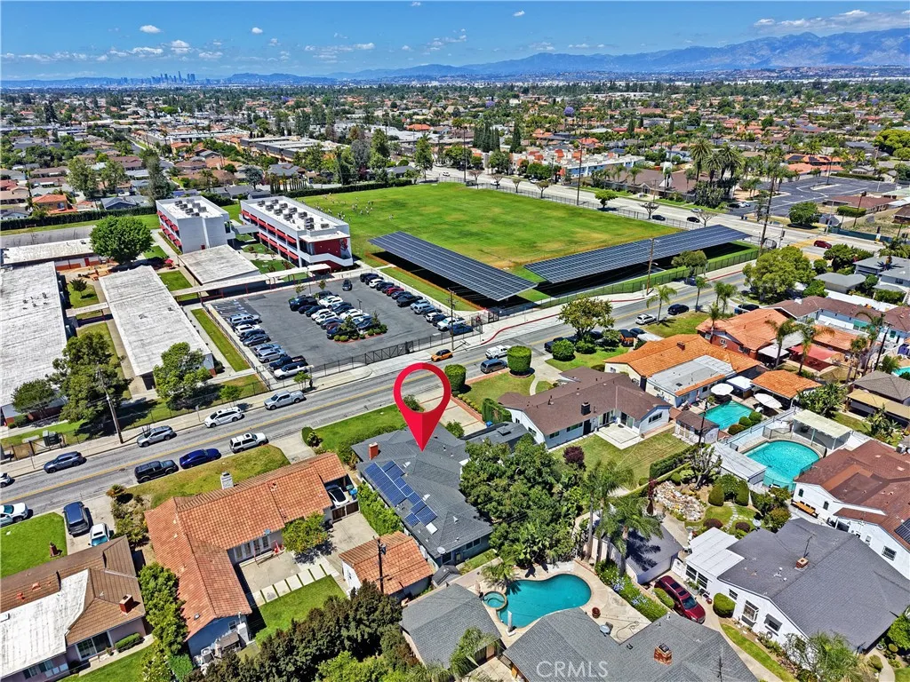 10244 Woodruff Ave, Downey, CA 90241