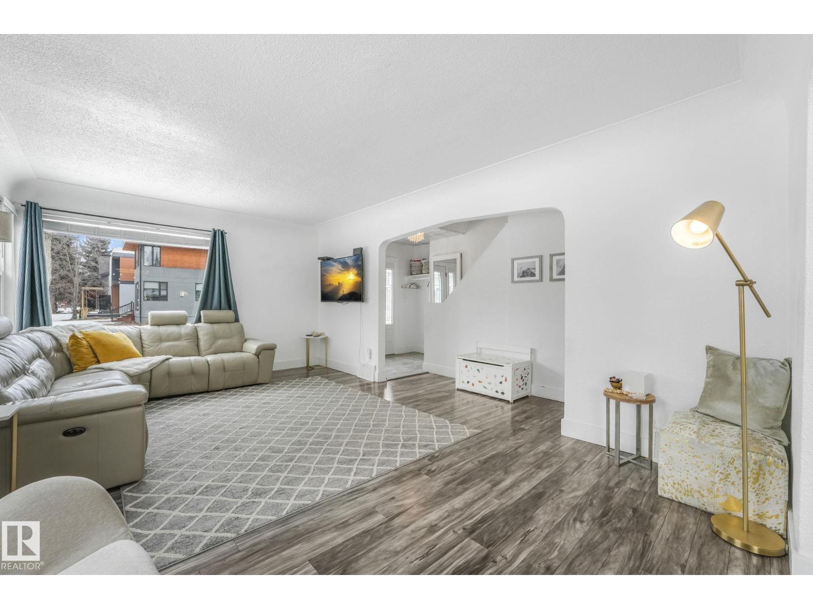 Additional image 6 of 12729 108 Avenue NW, Edmonton, AB, T5M2B8