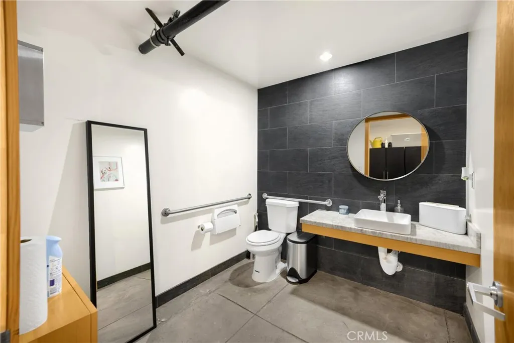 Additional image 17 of 425 E 4th Street Unit E, Long Beach, CA 90802