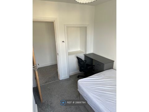 Hyde Close, Nottingham NG11, Room to rent