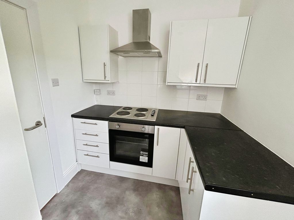 Additional image 3 of 1 bed flat to rentHigh Street, Fleur De Lis, Blackwood NP12
