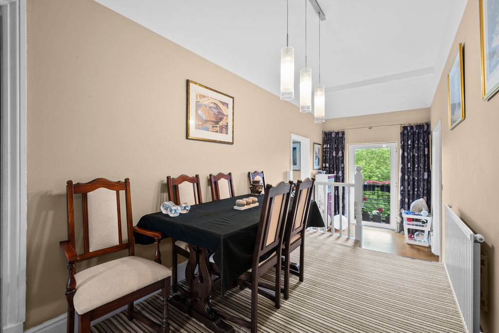 Additional image 9 of 2 bed flat for saleDaveylands, Wilmslow, Cheshire SK9