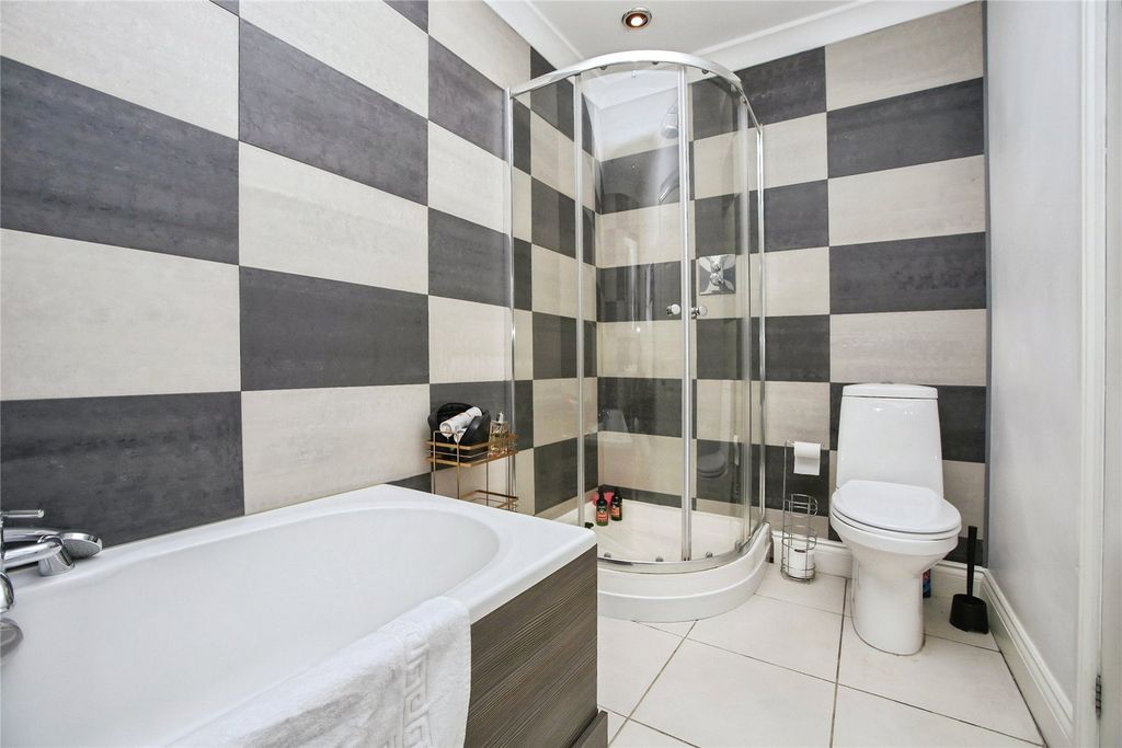 Additional image 26 of 3 bed flat to rentBerkeley Street, Cheltenham, Gloucestershire GL52