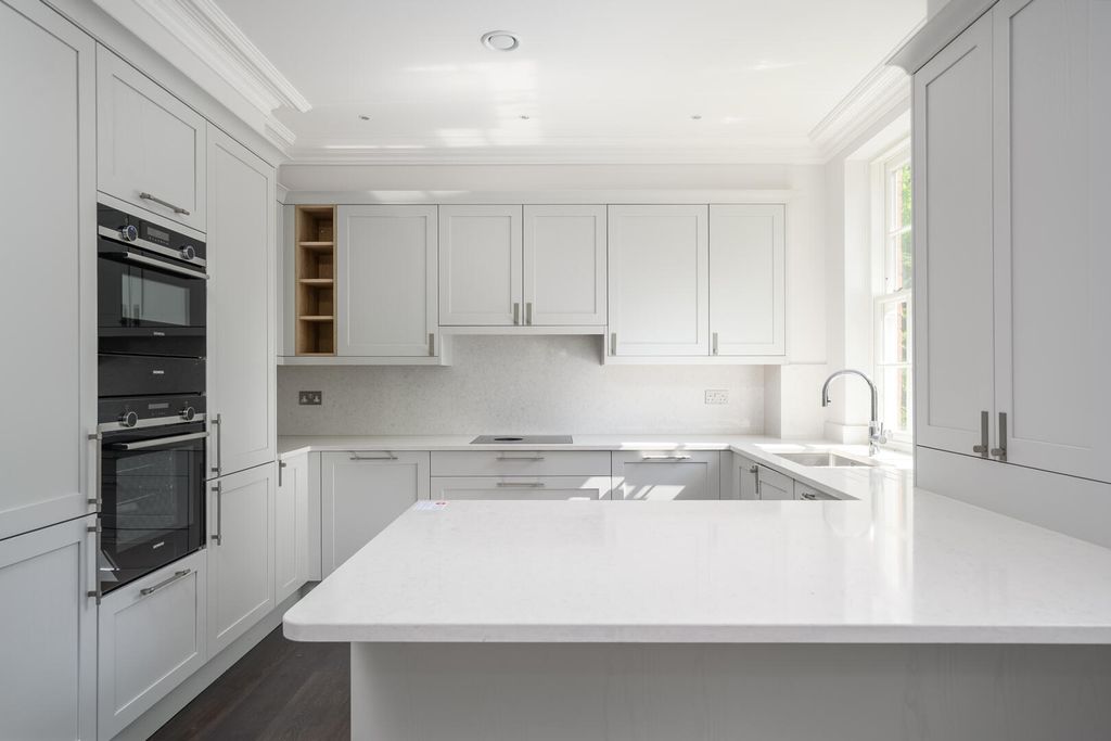 Additional image 3 of 2 bed flat to rentLondon Road, Sunningdale SL5