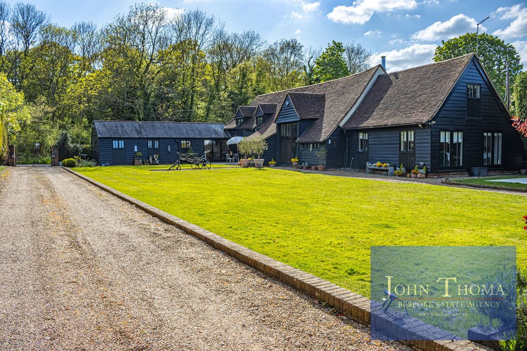 6 bed property to rentMarshalls Barn, Woodside, Epping CM16