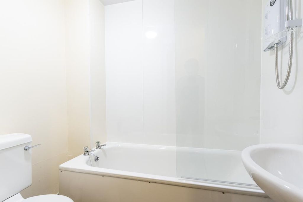 Additional image 18 of 7 bed shared accommodation to rentBernard Terrace, Edinburgh EH8