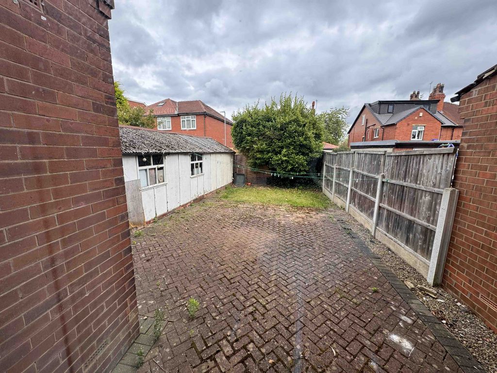 Additional image 9 of 4 bed semi-detached house to rentSt Annes Road, Headingley, Leeds LS6