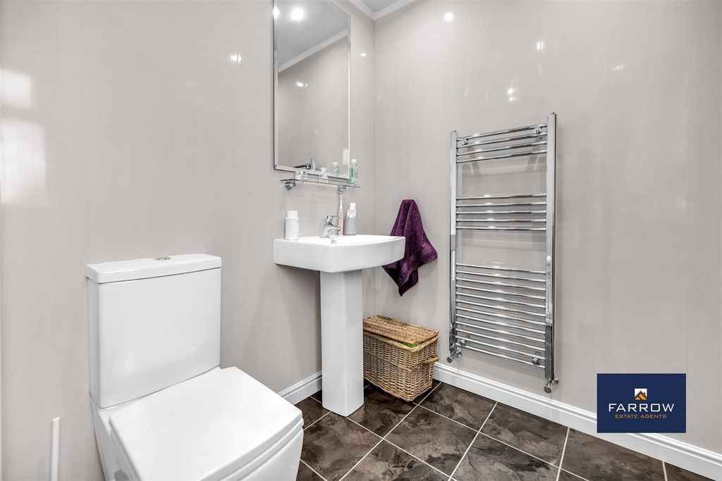 Additional image 11 of 2 bed semi-detached bungalow for saleCheapside, Grimsby DN37