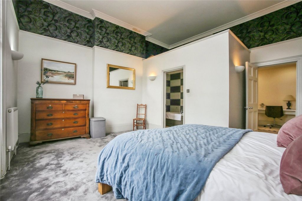 Additional image 16 of 3 bed flat to rentBerkeley Street, Cheltenham, Gloucestershire GL52
