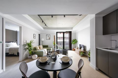 Kampus, Piccadilly M1