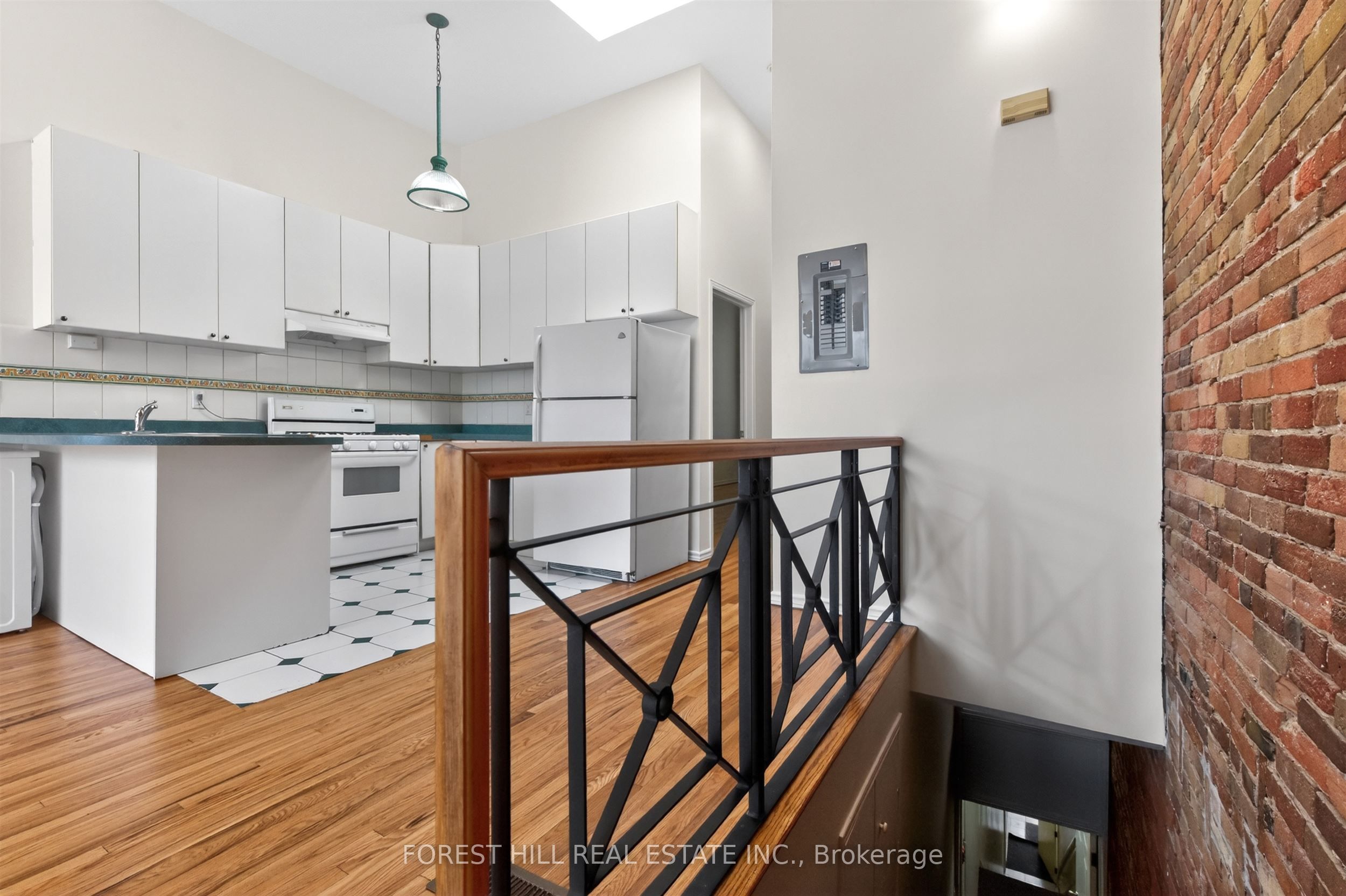 Additional image 3 of 3-492 Queen Street W, Toronto, ON, M5V 2B3