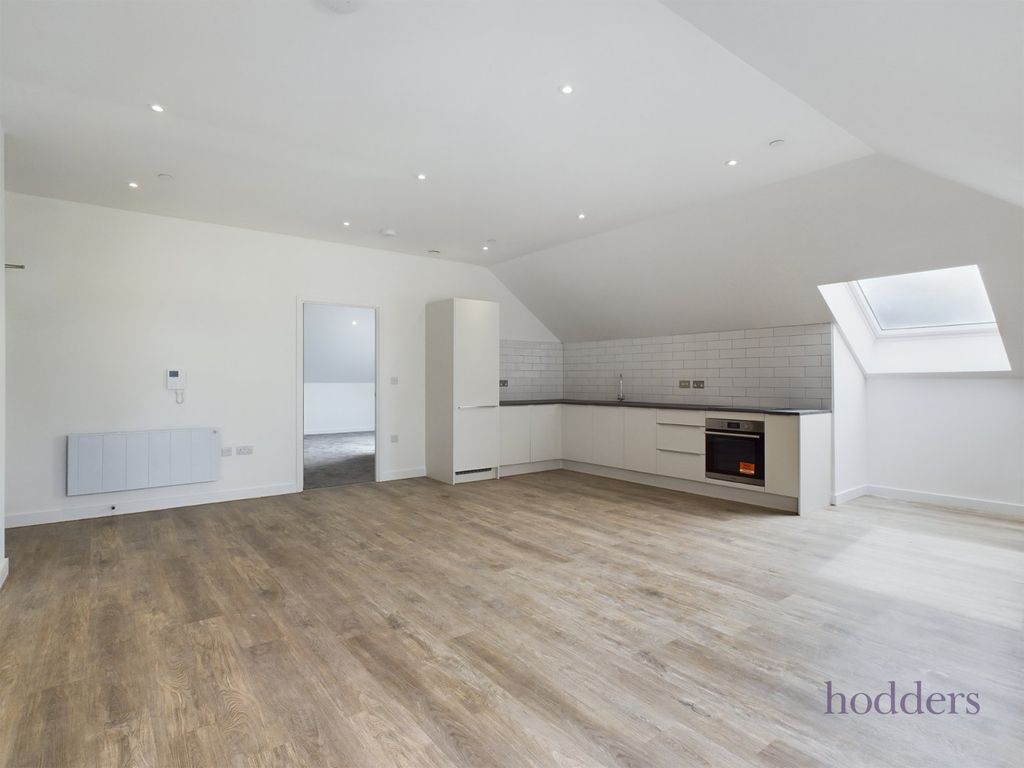 Additional image 2 of 2 bed flat to rentLondon Road, Staines-Upon-Thames, Surrey TW18