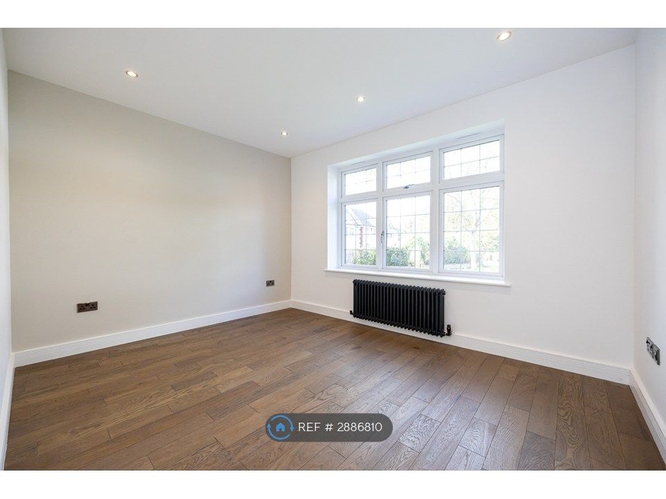 Additional image 18 of 5 bed semi-detached house to rentBeresford Crescent, Newcastle-Under-Lyme ST5