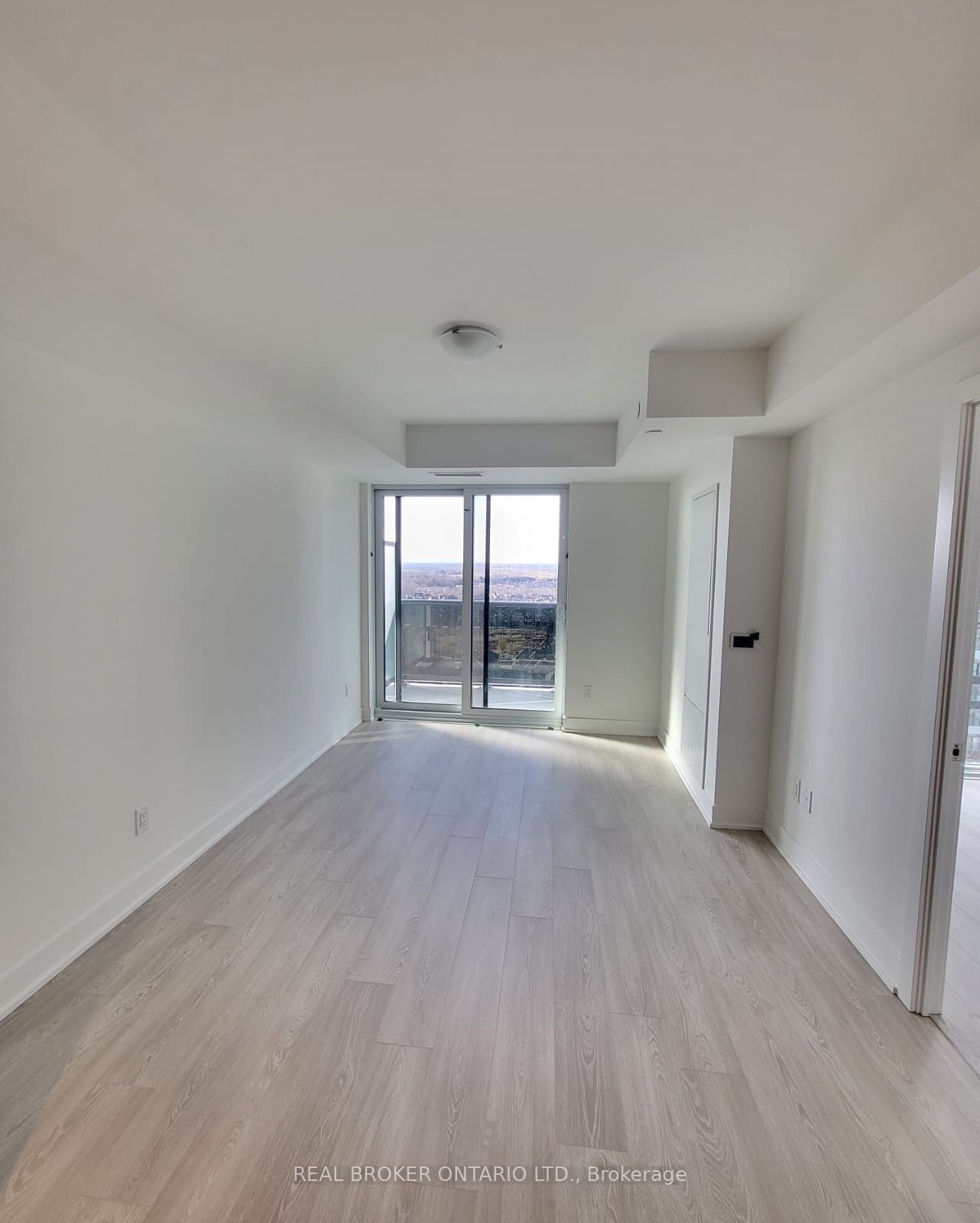1813-2545 Simcoe Street N, Oshawa, ON, L1L 0W3 photo 4