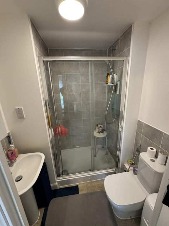 Additional image 10 of 2 bed flat to rentHutton Close, Newbury RG14