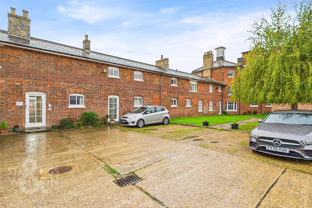 Additional image 8 of 2 bed flat for saleHillcrest Court, Ipswich Road, Pulham Market, Diss IP21