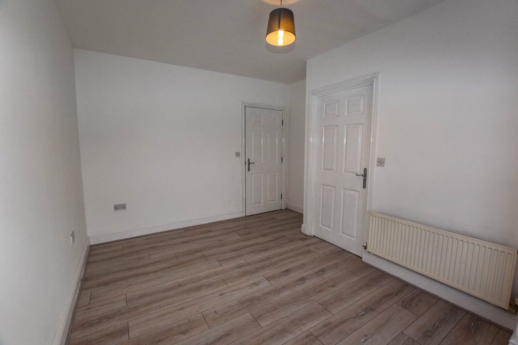 Additional image 6 of 2 bed flat to rentLilybrook Drive, Knutsford, Cheshire WA16