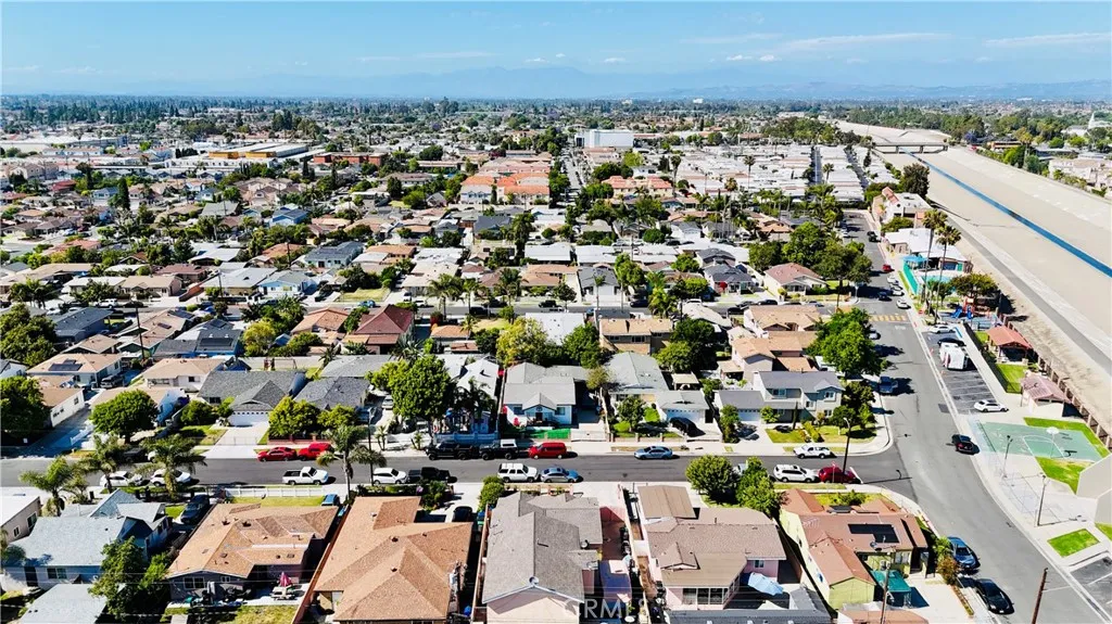 12447 224th St, Hawaiian Gardens, CA 90716