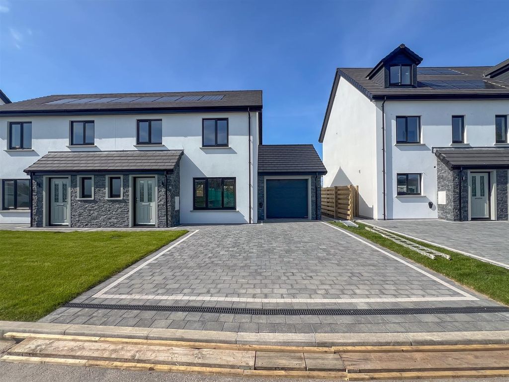 3 bed semi-detached house to rentHouse 22, Oatlands Road, Andreas IM1