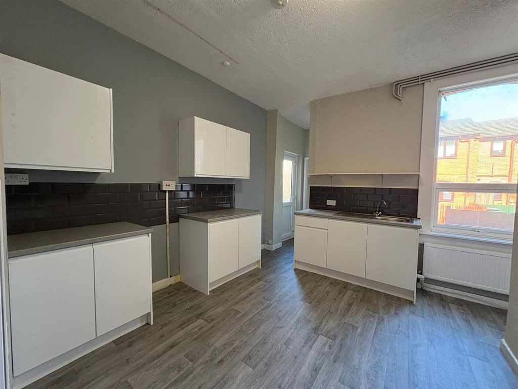 Additional image 5 of 1 bed flat to rentWest View, Mold CH7