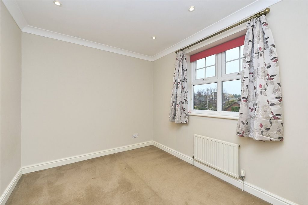 Additional image 31 of 4 bed detached house to rentSaint Andrews Gardens, Cobham, Surrey KT11