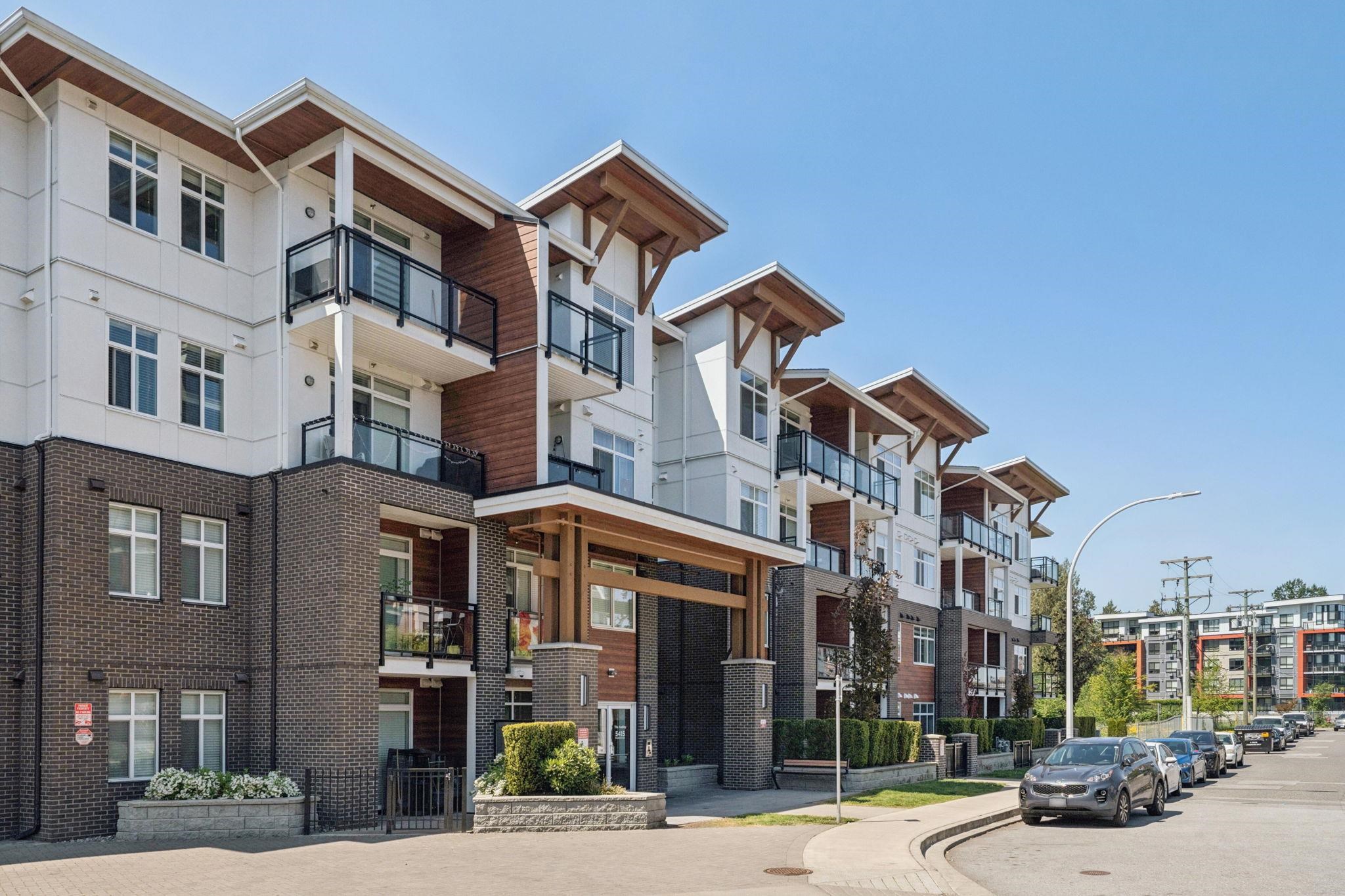 307-5415 Brydon Crescent, Langley, BC, V3A 0N4