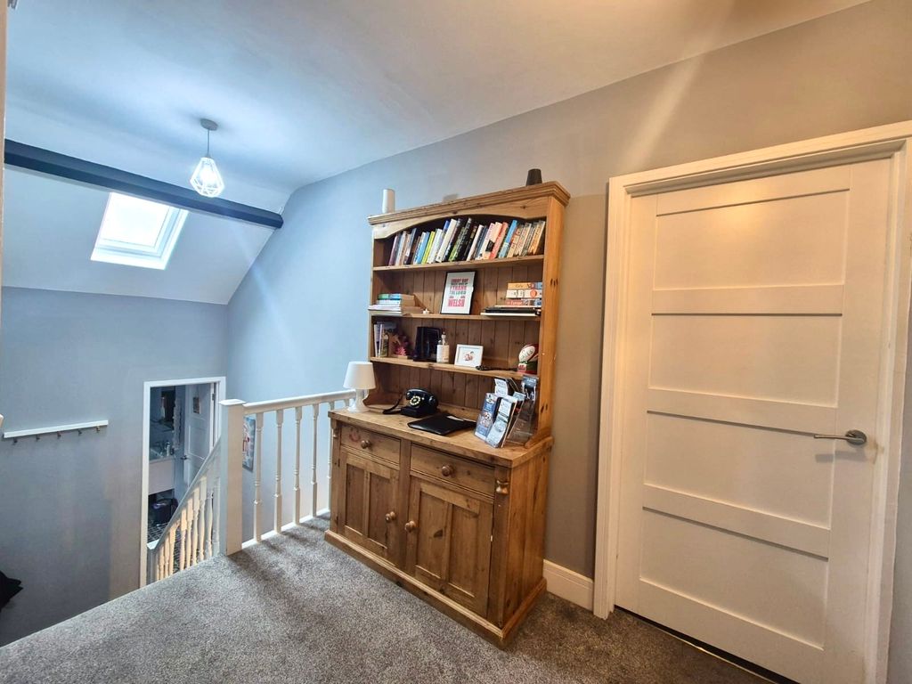Additional image 6 of 3 bed property to rentBradenham Place, Penarth CF64