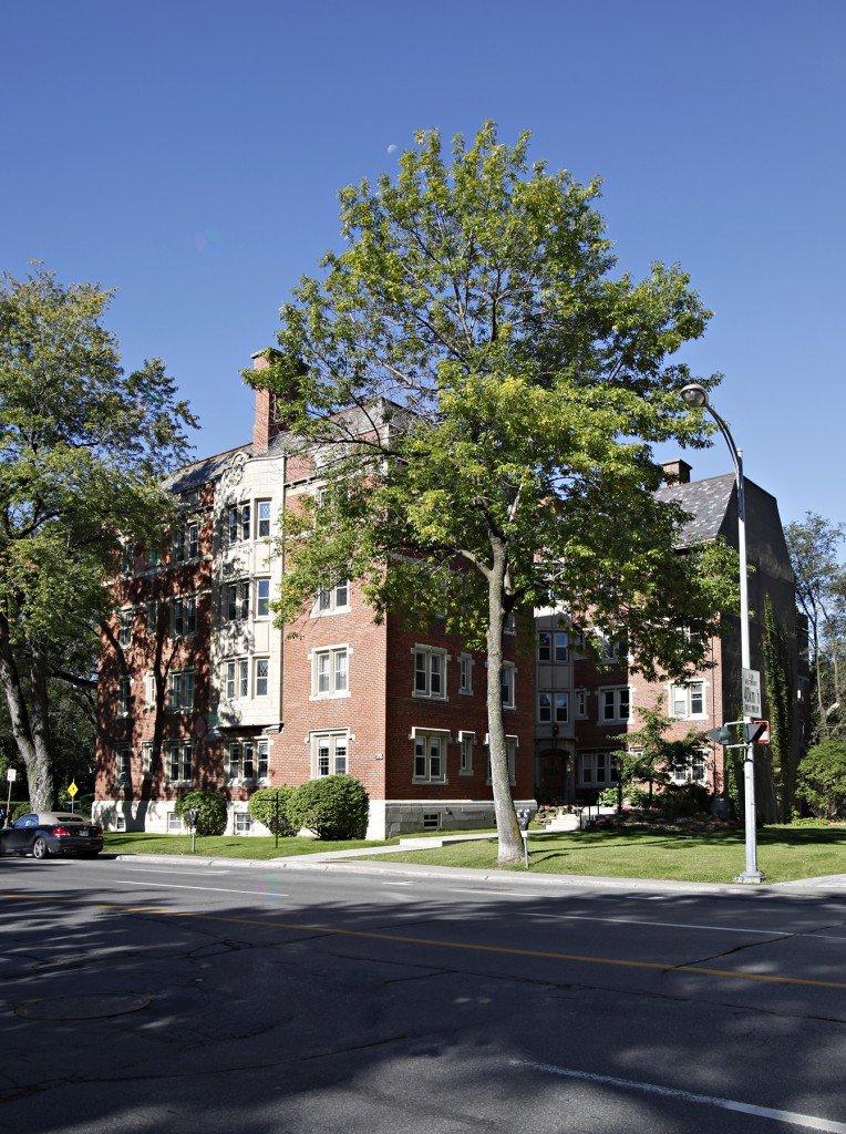 3055 Rue Sherbrooke O.