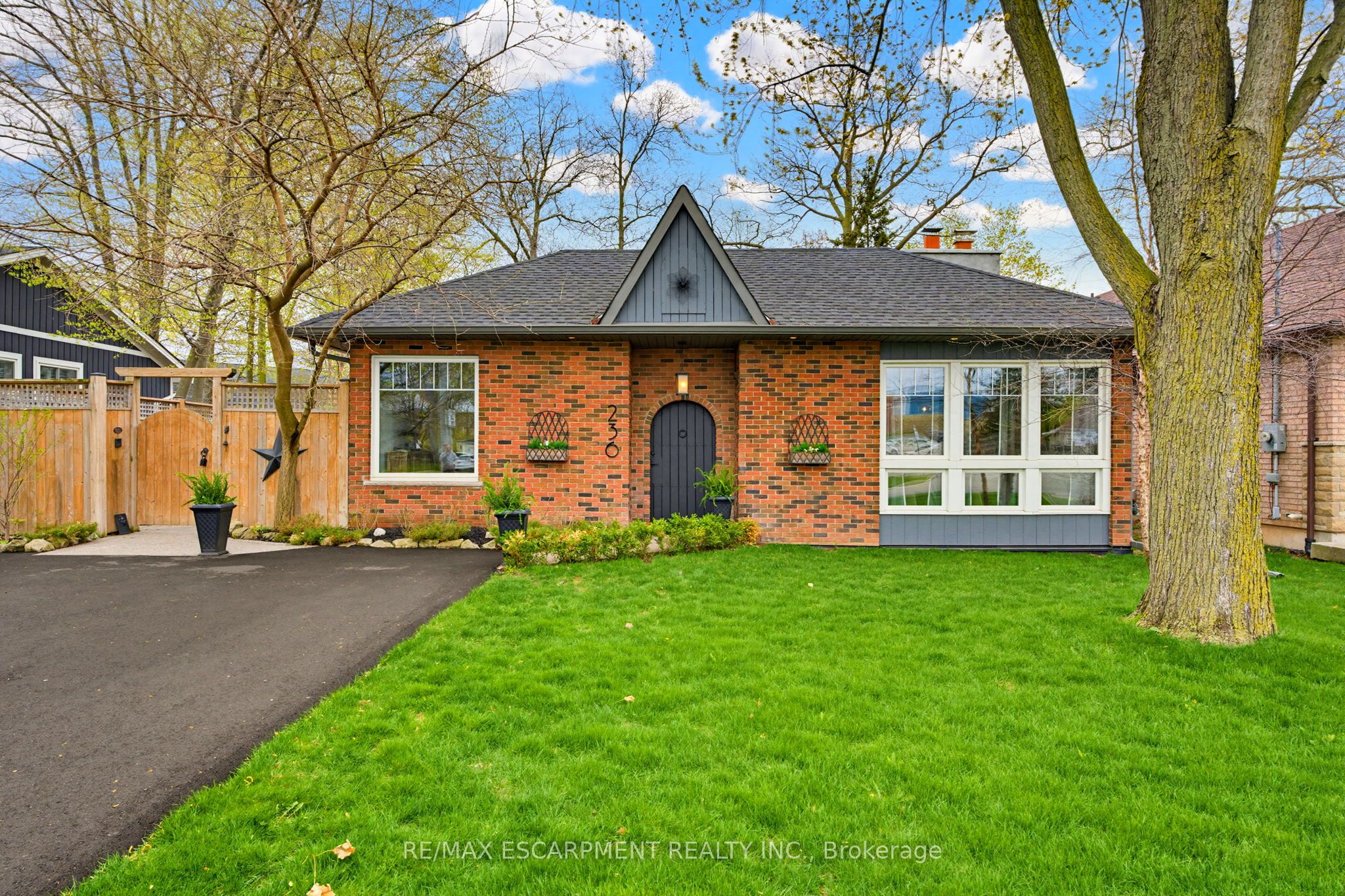 Additional image 2 of 236 Parkside Drive, Hamilton, ON, L8B 0Y7