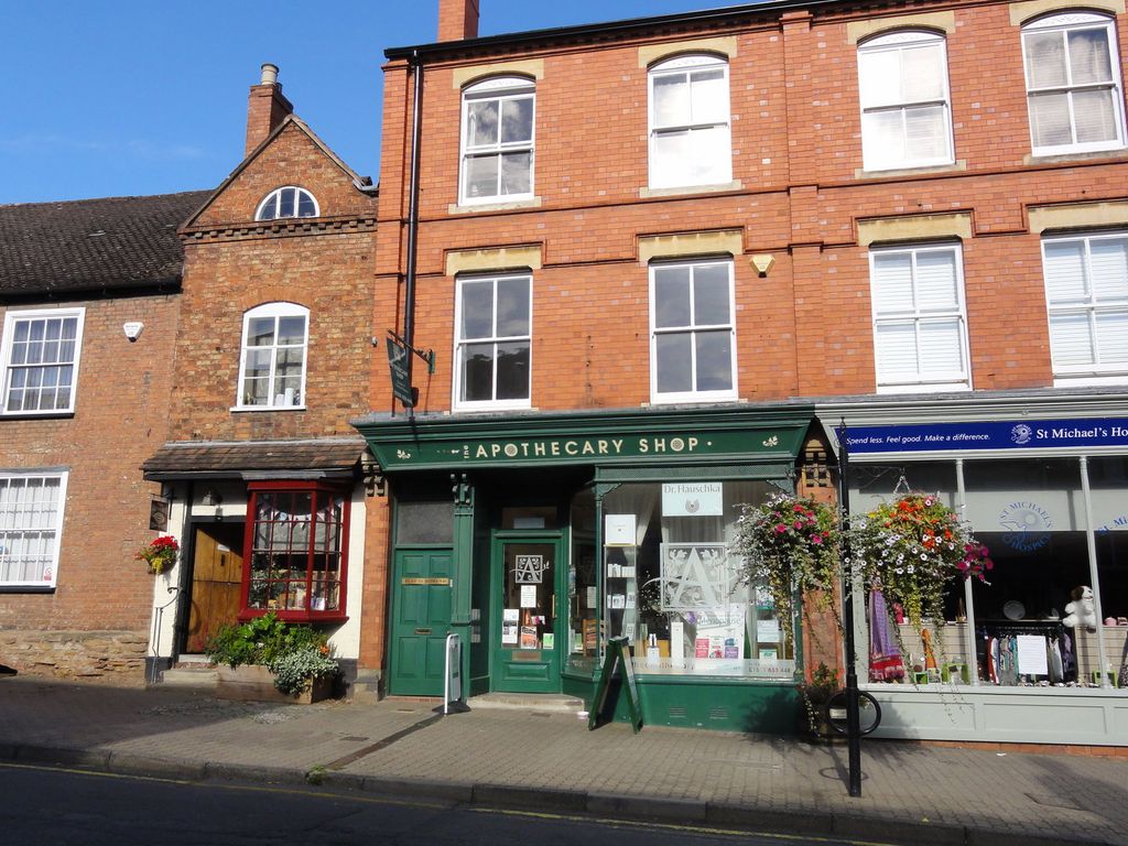 2 bed flat to rent31 The Homend, Ledbury, Herefordshire HR8