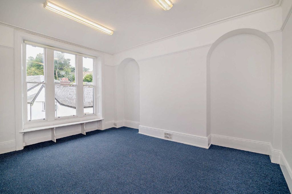 Additional image 4 of 3 bed flat to rentMaryport Street, Usk NP15