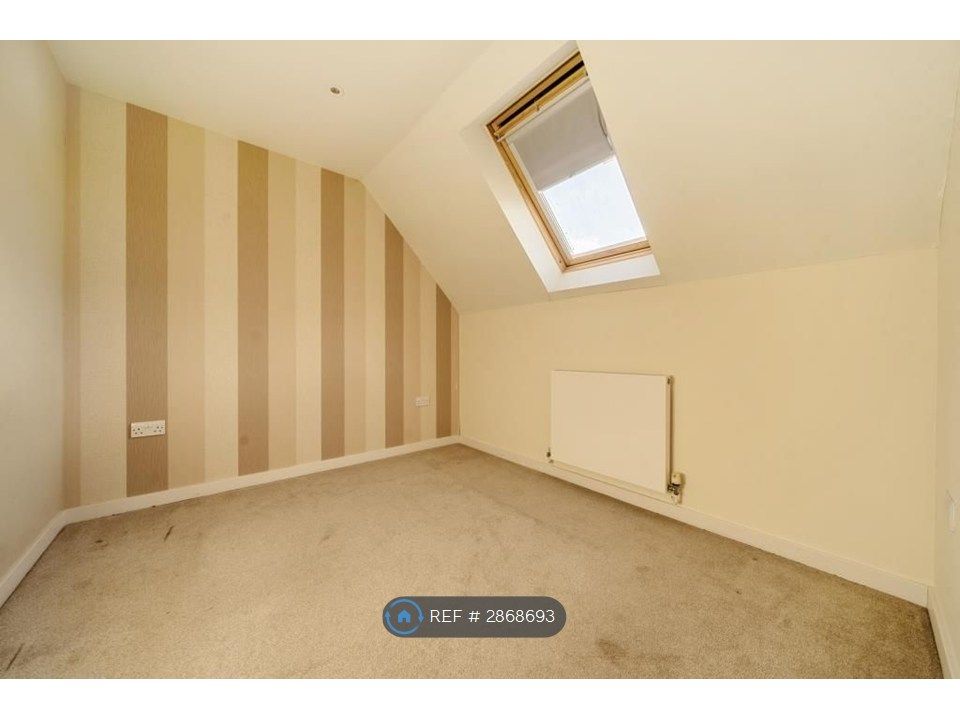 Additional image 4 of 4 bed terraced house to rentFaircross Court, Thatcham RG18