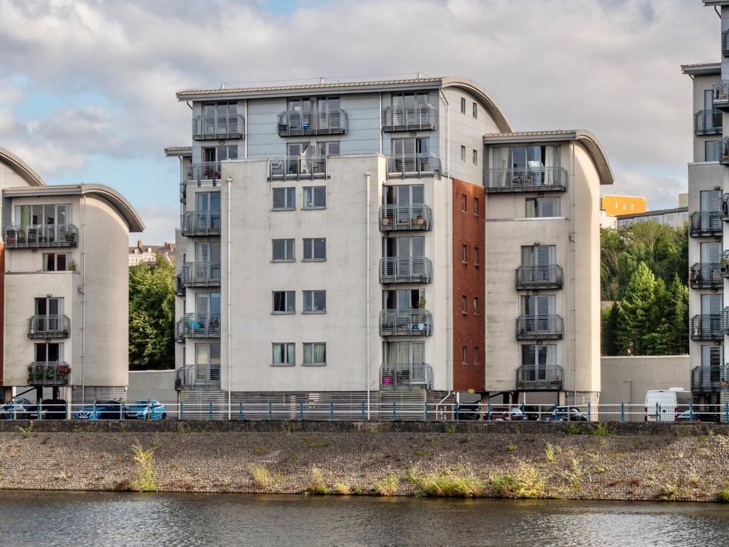 2 bed flat to rentPierhead View, Penarth Marina CF64
