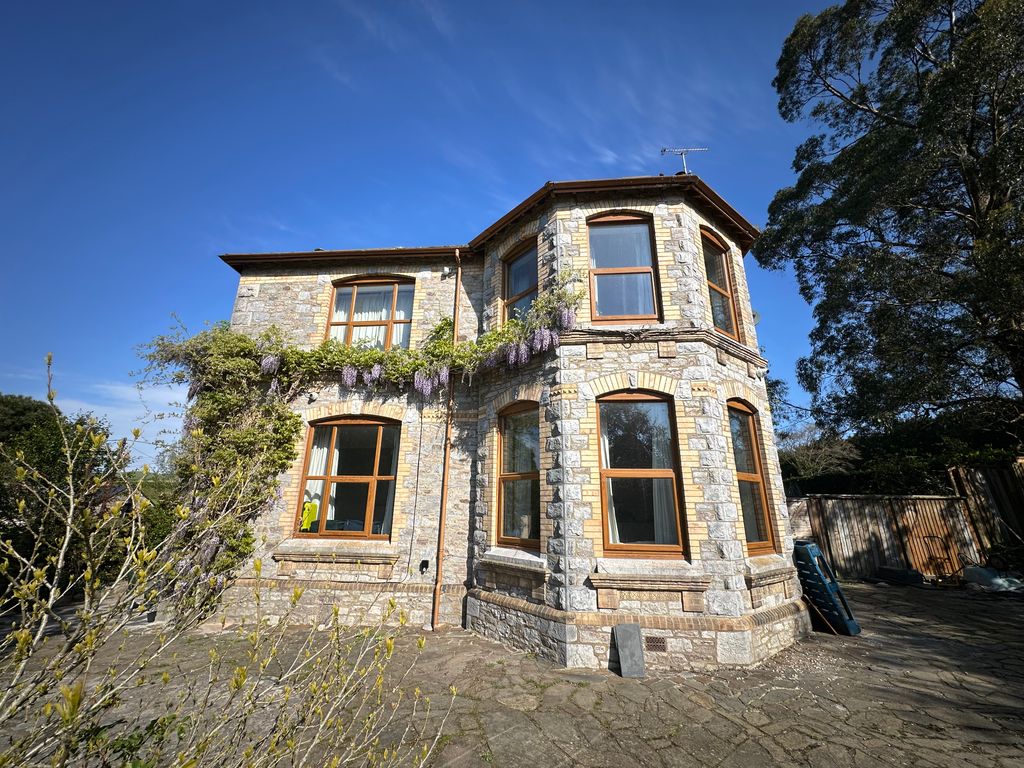 8 bed detached house to rentNewton Abbot TQ12
