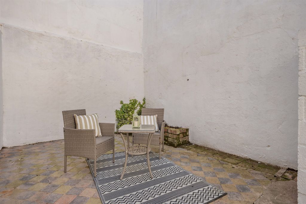 Additional image 21 of 3 bed flat for saleHigh Street, Ross-On-Wye, Herefordshire HR9