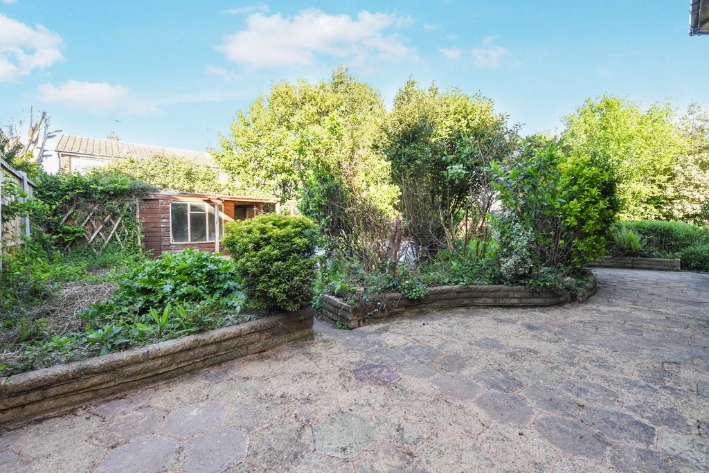 Additional image 15 of 4 bed detached house for saleBranksome Close, Stanford-Le-Hope SS17