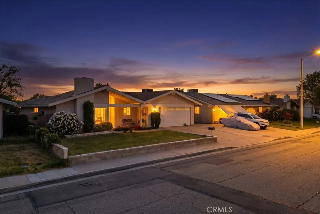 44933 Hanstead Avenue, Lancaster, CA 93535 photo 4