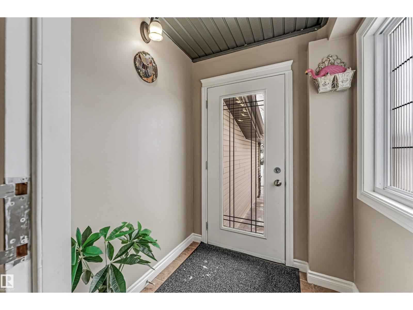 Additional image 5 of 3236 26 Avenue NW, Edmonton, AB, T6T0C6
