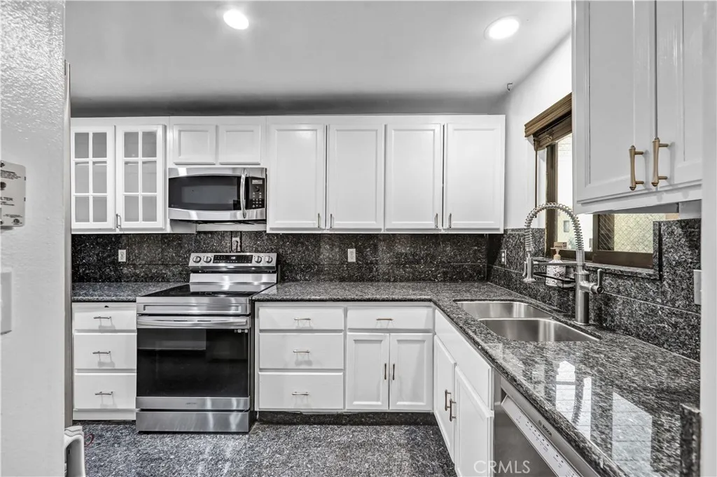 Additional image 36 of 1900 Vine Street Unit 212, Los Angeles, CA 90068