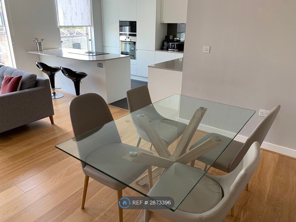 2 bed flat to rentKingfisher Way, Cambridge CB2 photo 4