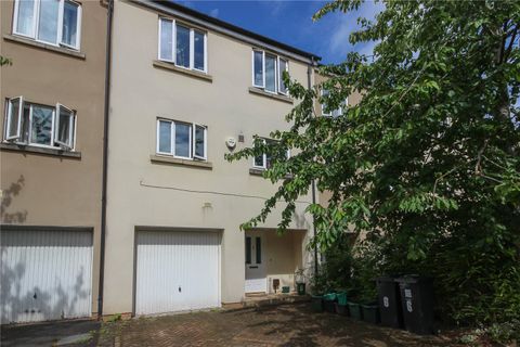 Jekyll Close, Stoke Park, Stapleton BS16