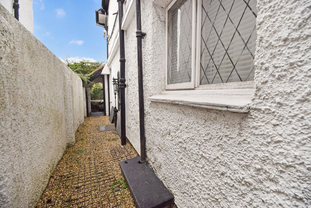 Additional image 6 of Studio for saleBath Road, Taplow, Maidenhead, Buckinghamshire SL6