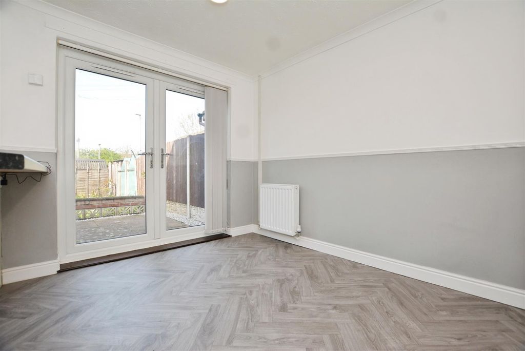 Additional image 5 of 3 bed terraced house to rentCanterbury Close, Scunthorpe DN17