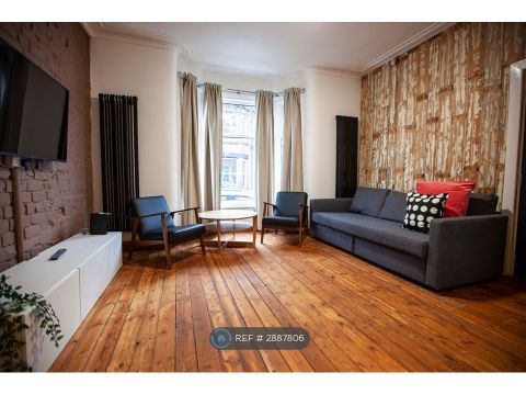 Cawdor Road, Manchester M14, Room to rent