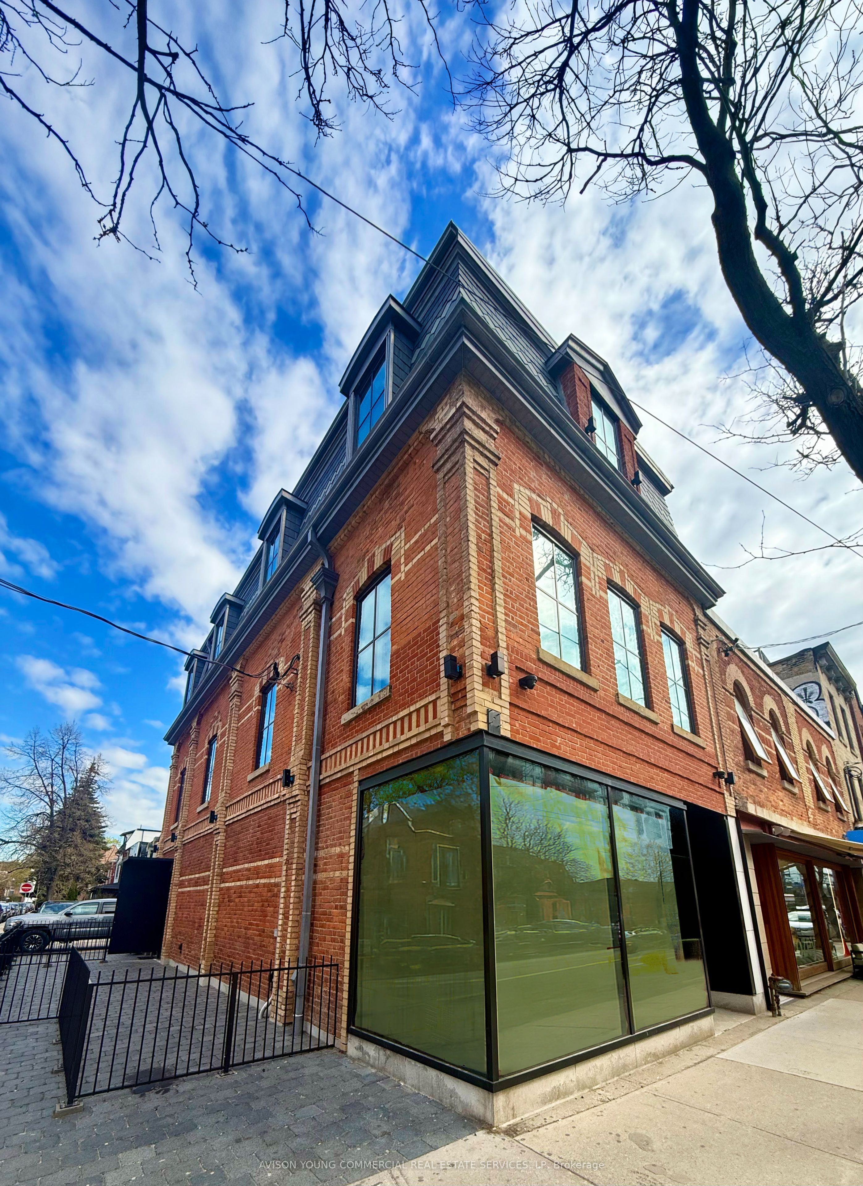 GF & LL-1030 Queen Street W, Toronto, ON, M6J 1H6