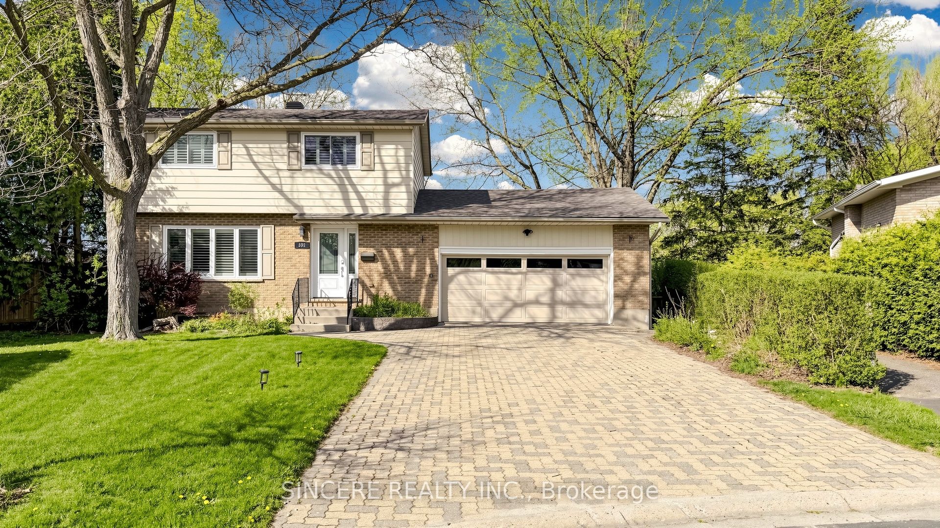 592 Canewood Crescent, Waterloo, ON, N2L 5P5