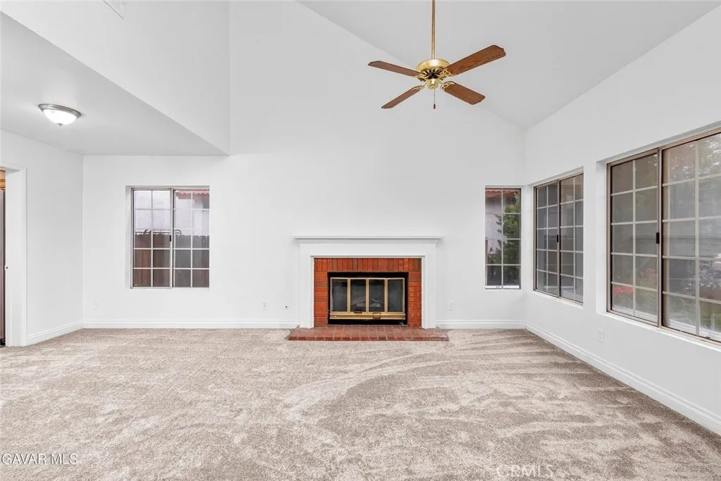 37450 Yorkshire Dr, Palmdale, CA 93550 photo 4
