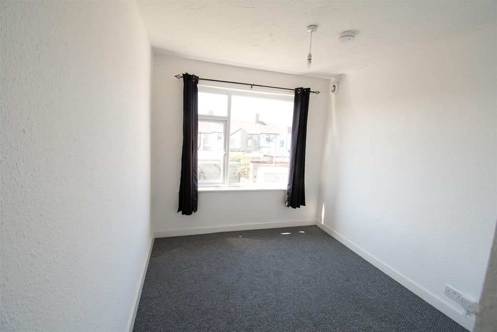 Additional image 7 of 2 bed flat to rentNewland Street, Barry CF62